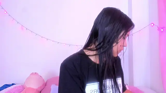 Snapshot of Abby_roussee chatting on October 13, 2025, 2:07 pm Abby roussee online show from October 13, 2025, 2:07 pm