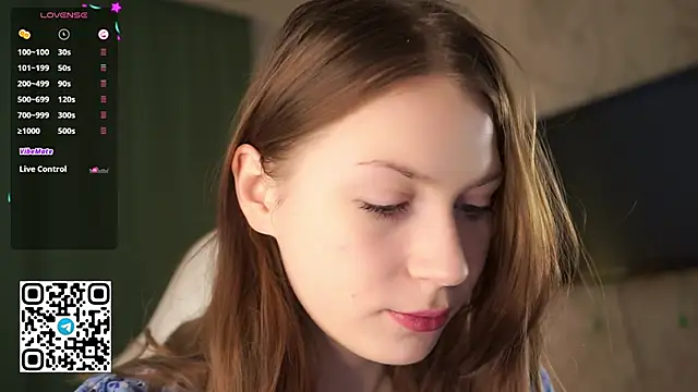 Snapshot of Stella_of_steel chatting on December 4, 2025, 10:25 am Stella of steel online show from December 4, 2025, 10:25 am