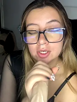 Snapshot of Blair_Bunnyy chatting on November 28, 2025, 7:30 am Blair Bunnyy online show from November 28, 2025, 7:30 am