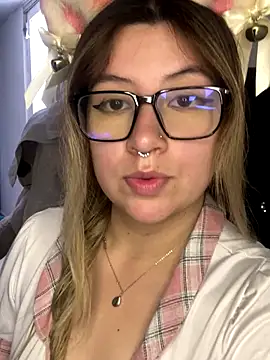 Snapshot of Blair_Bunnyy chatting on December 14, 2025, 6:13 pm Blair Bunnyy online show from December 14, 2025, 6:13 pm