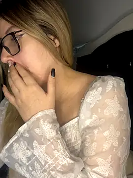 Snapshot of Blair_Bunnyy chatting on December 2, 2025, 7:54 am Blair Bunnyy online show from December 2, 2025, 7:54 am