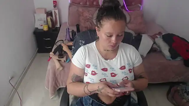 patty squirt  online show from April 2, 2026, 9:38 am