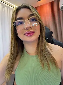 Snapshot of jenn_fit chatting on May 16, 2026, 5:06 am jenn fit online show from May 16, 2026, 5:06 am