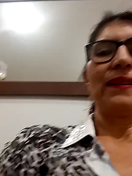 Snapshot of swity_foster chatting on December 5, 2025, 3:21 pm swity foster online show from December 5, 2025, 3:21 pm