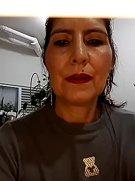 Snapshot of swity_foster chatting on February 18, 2026, 12:34 pm swity foster online show from February 18, 2026, 12:34 pm