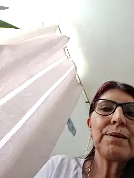 Snapshot of swity_foster chatting on February 22, 2026, 8:32 pm swity foster online show from February 22, 2026, 8:32 pm