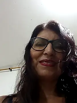 Snapshot of swity_foster chatting on November 12, 2025, 12:59 am swity foster online show from November 12, 2025, 12:59 am