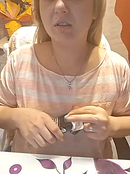 Snapshot of qSensi chatting on November 22, 2025, 9:35 pm qSensi online show from November 22, 2025, 9:35 pm