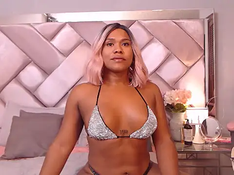 Snapshot of Ashleyroberst chatting on November 6, 2025, 10:08 am Ashleyroberst online show from November 6, 2025, 10:08 am