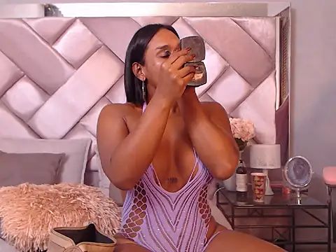 Snapshot of Ashleyroberst chatting on October 25, 2025, 10:25 am Ashleyroberst online show from October 25, 2025, 10:25 am