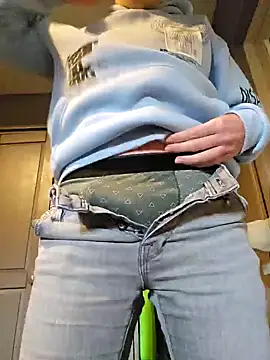 Snapshot of Trekkerboi chatting on October 26, 2025, 2:06 pm Trekkerboi online show from October 26, 2025, 2:06 pm