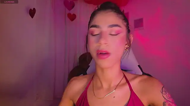 Snapshot of BrunetteAdams001 chatting on February 13, 2026, 6:46 am BrunetteAdams001 online show from February 13, 2026, 6:46 am