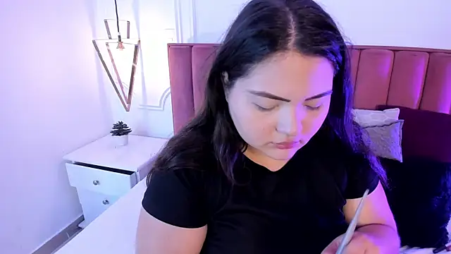 Snapshot of Tessa_Sinclaire chatting on October 13, 2025, 7:37 pm Tessa Sinclaire online show from October 13, 2025, 7:37 pm