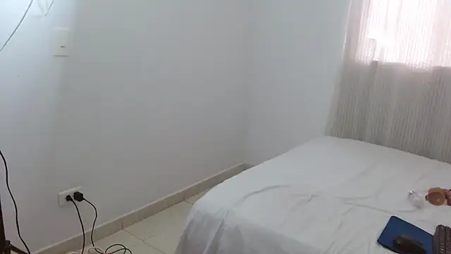 lolascarlett online show from March 26, 2026, 6:28 pm