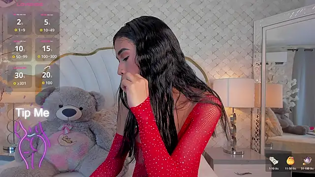 ZaryJonnes online show from December 4, 2025, 8:52 pm