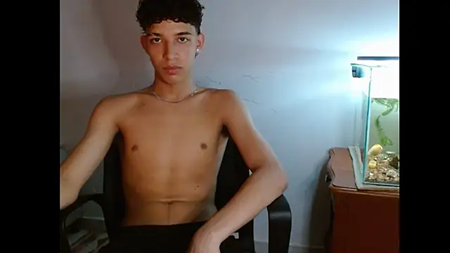 Snapshot of Xtremeplay_18 chatting on October 8, 2025, 11:38 pm Xtremeplay 18 online show from October 8, 2025, 11:38 pm