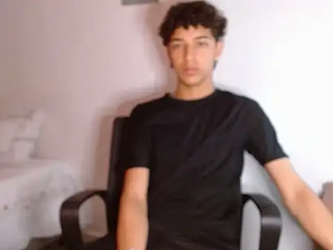 Snapshot of Xtremeplay_18 chatting on September 30, 2025, 5:13 am Xtremeplay 18 online show from September 30, 2025, 5:13 am