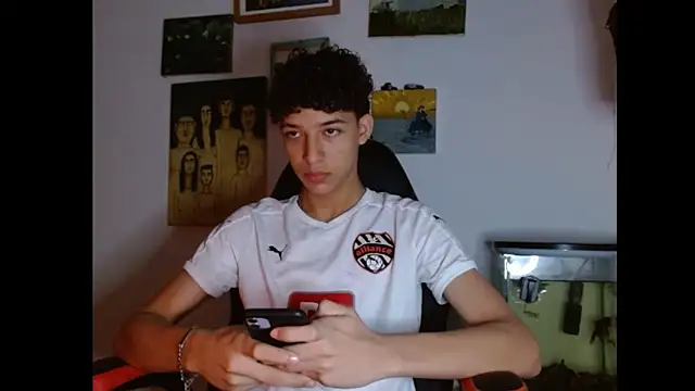 Snapshot of Xtremeplay_18 chatting on October 24, 2025, 9:25 pm Xtremeplay 18 online show from October 24, 2025, 9:25 pm