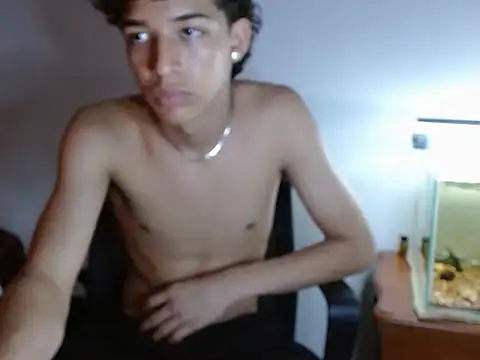 Snapshot of Xtremeplay_18 chatting on September 25, 2025, 9:32 pm Xtremeplay 18 online show from September 25, 2025, 9:32 pm