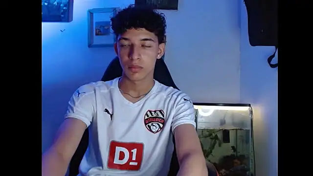 Snapshot of Xtremeplay_18 chatting on October 19, 2025, 1:08 am Xtremeplay 18 online show from October 19, 2025, 1:08 am