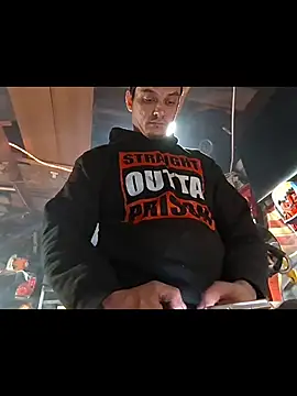 twistafatpipe online show from November 16, 2025, 8:35 pm