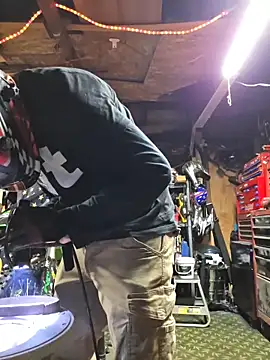 twistafatpipe online show from November 18, 2025, 3:32 am