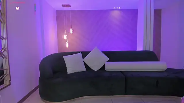 Snapshot of VeronicaBlue chatting on February 18, 2026, 11:17 am VeronicaBlue online show from February 18, 2026, 11:17 am