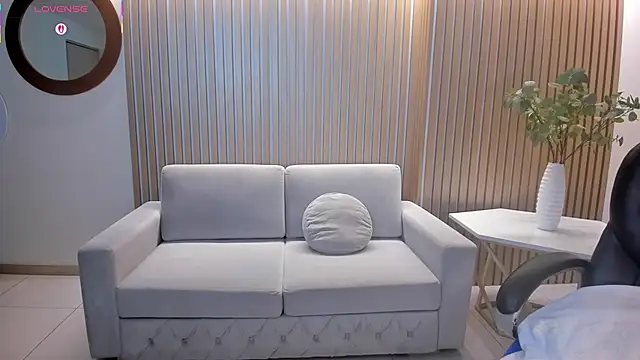 Snapshot of VeronicaBlue chatting on February 1, 2026, 10:13 am VeronicaBlue online show from February 1, 2026, 10:13 am