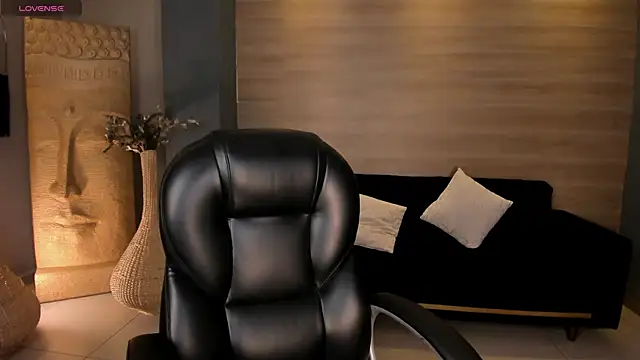 MaddisonTaylor1 online show from December 1, 2025, 7:48 pm