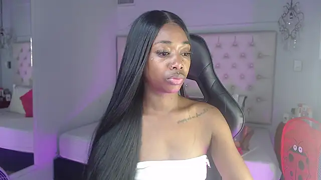 Snapshot of candyy_ebony chatting on December 5, 2025, 3:16 am candyy ebony online show from December 5, 2025, 3:16 am