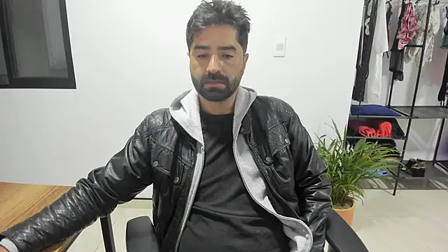 Snapshot of alejosan22 chatting on November 18, 2025, 12:15 am alejosan22 online show from November 18, 2025, 12:15 am