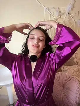 Snapshot of AriaHeavenss chatting on November 2, 2025, 1:43 am AriaHeavenss online show from November 2, 2025, 1:43 am