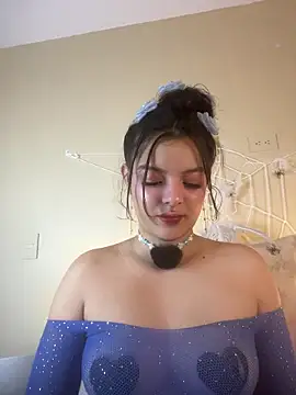 Snapshot of AriaHeavenss chatting on October 25, 2025, 12:21 am AriaHeavenss online show from October 25, 2025, 12:21 am