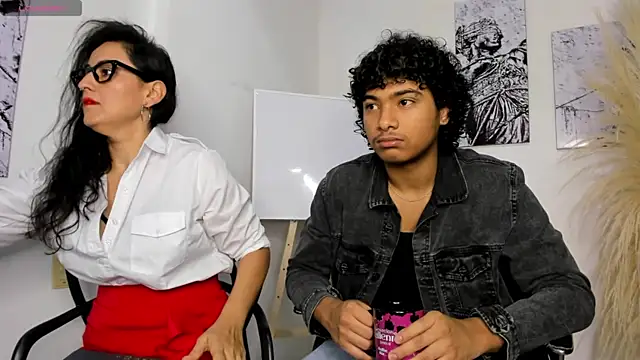 Miriam milf online show from October 29, 2025, 12:26 pm