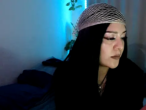 Snapshot of bluegoddessstoned chatting on October 4, 2025, 2:13 am bluegoddessstoned online show from October 4, 2025, 2:13 am