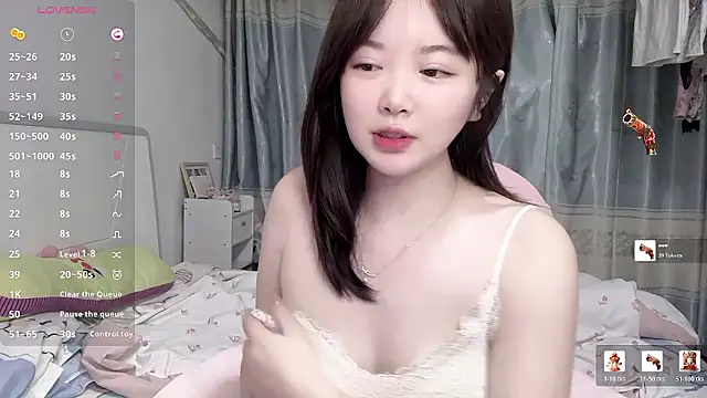 Snapshot of tender-11 chatting on May 19, 2026, 12:23 pm tender-11 online show from May 19, 2026, 12:23 pm