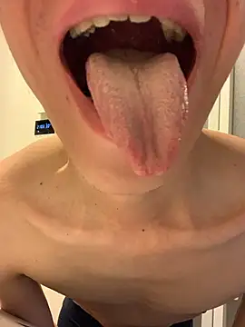 Snapshot of aki_2727 chatting on October 7, 2025, 12:06 pm aki 2727 online show from October 7, 2025, 12:06 pm