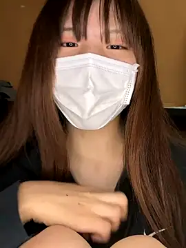 natsumiii online show from October 18, 2025, 2:19 pm