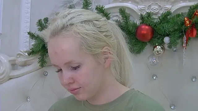 Snapshot of EllieFrosty_ chatting on January 8, 2026, 1:11 am EllieFrosty online show from January 8, 2026, 1:11 am