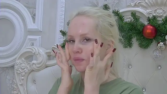 Snapshot of EllieFrosty_ chatting on January 6, 2026, 7:51 pm EllieFrosty online show from January 6, 2026, 7:51 pm