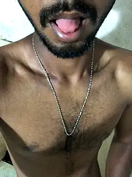 Snapshot of kavi1q1 chatting on December 4, 2025, 11:37 pm kavi1q1 online show from December 4, 2025, 11:37 pm