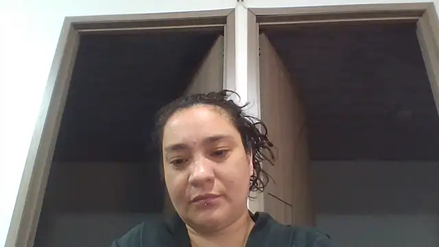 Snapshot of _im_alaya chatting on October 15, 2025, 8:39 pm im alaya online show from October 15, 2025, 8:39 pm