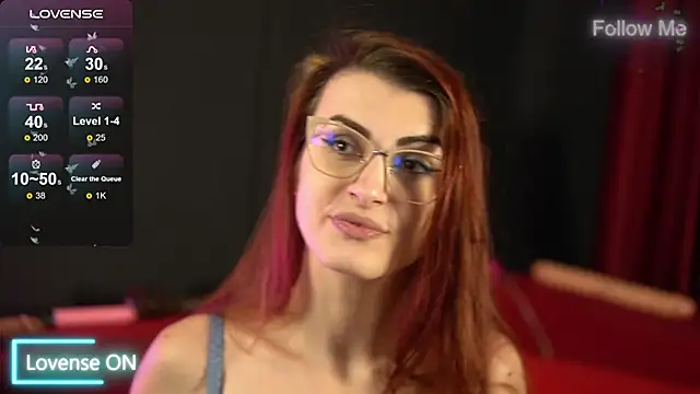 Snapshot of Tracyix chatting on November 18, 2025, 8:01 pm Tracyix online show from November 18, 2025, 8:01 pm