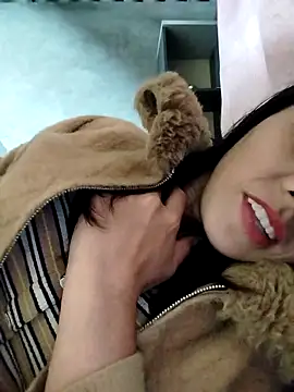 Snapshot of Sinejdk3 chatting on December 4, 2025, 9:14 pm Sinejdk3 online show from December 4, 2025, 9:14 pm