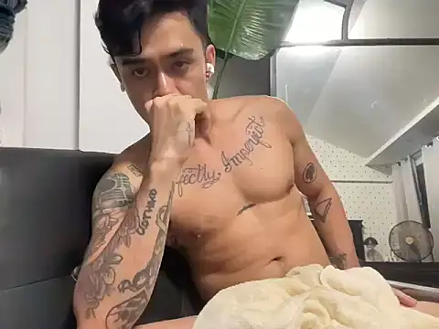 Snapshot of KarlKambing chatting on November 13, 2025, 4:55 pm KarlKambing online show from November 13, 2025, 4:55 pm