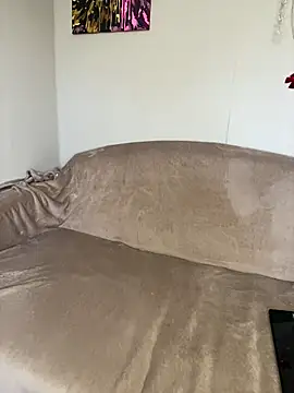 April Purr online show from March 31, 2026, 10:28 am