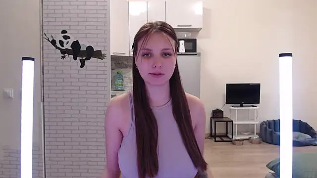 Leonaalove online show from April 14, 2026, 12:54 pm