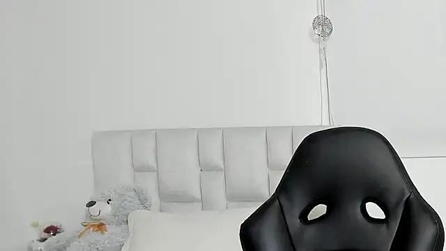 Snapshot of Ms_milarose chatting on November 23, 2025, 2:43 am Ms milarose online show from November 23, 2025, 2:43 am