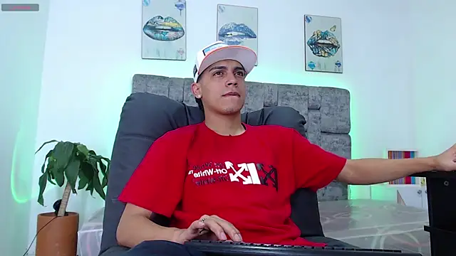 Snapshot of david_santos16 chatting on October 24, 2025, 12:20 am david santos16 online show from October 24, 2025, 12:20 am