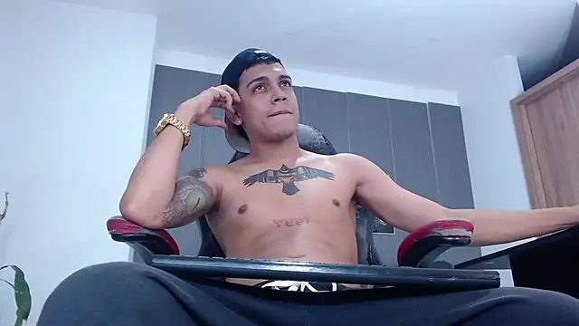 Snapshot of david_santos16 chatting on November 28, 2025, 3:39 am david santos16 online show from November 28, 2025, 3:39 am